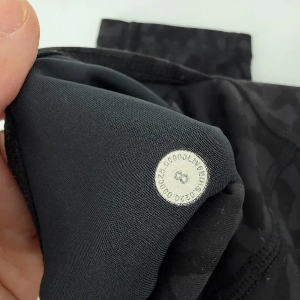 Lululemon Wunder Under HR Tight 24” Size 8 Camo Deep Coal - Picture 4 of 6